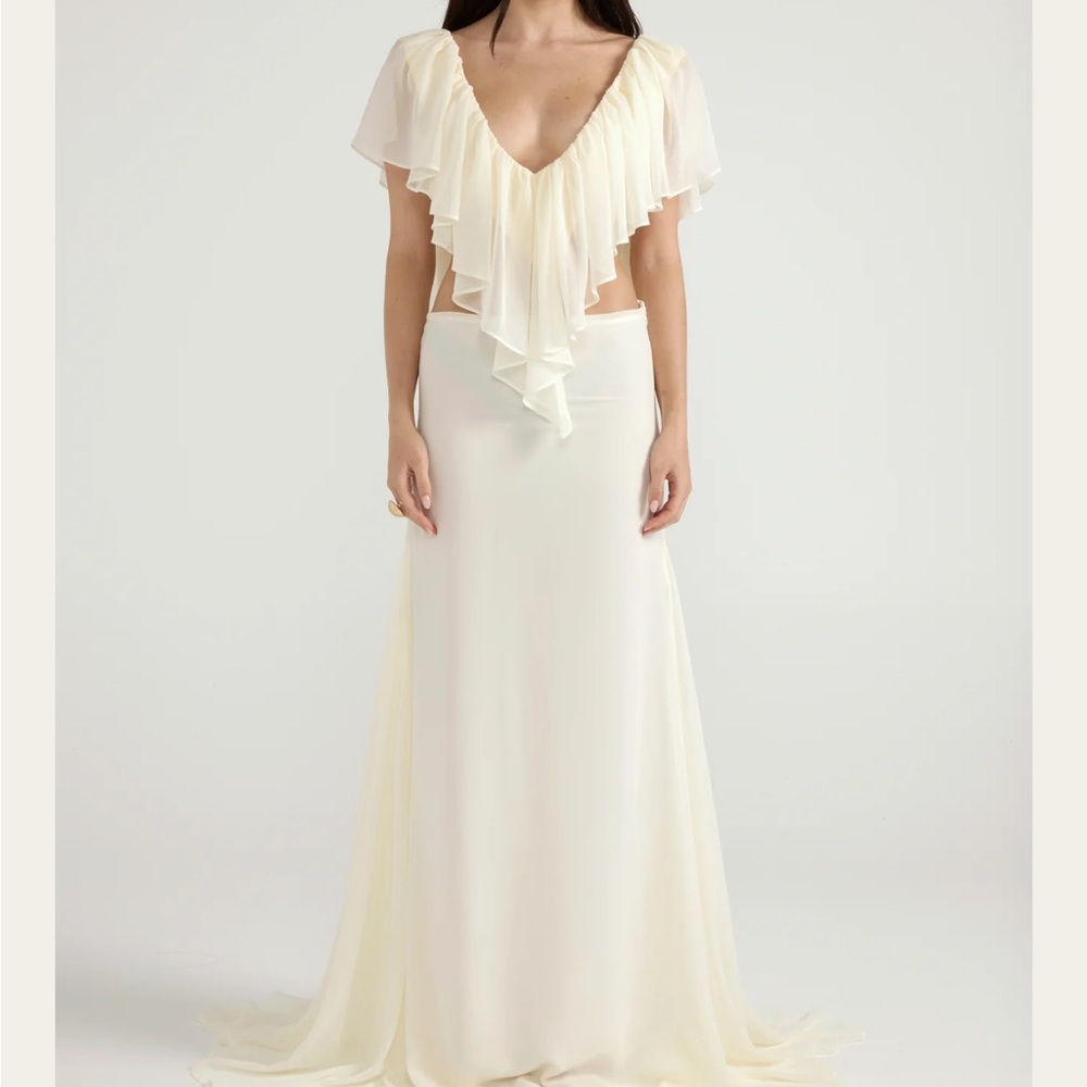 Elegant Cream Skirt Set